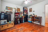 2109 Wayside Drive, Bryan, TX 77802