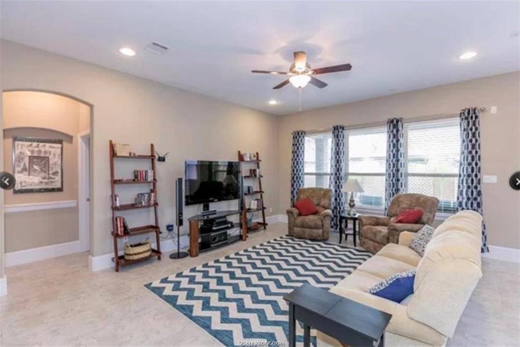 2513 Hailes Lane, College Station, TX 77845