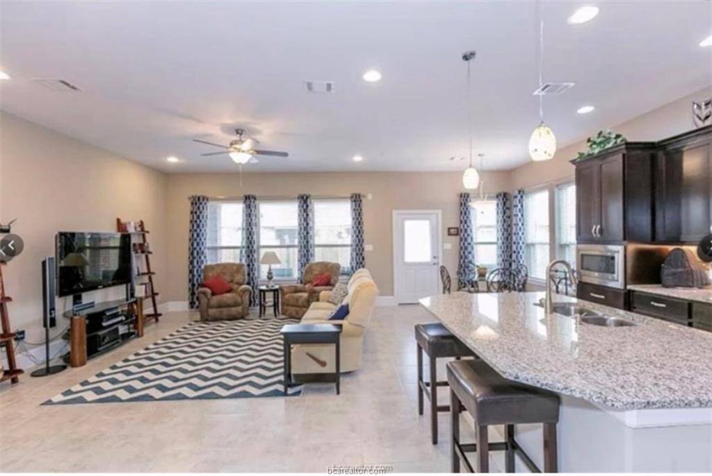 2513 Hailes Lane, College Station, TX 77845