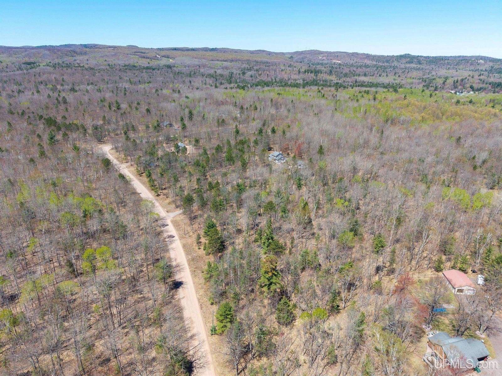 TBD S Tracie Lane, Marquette, MI 49855