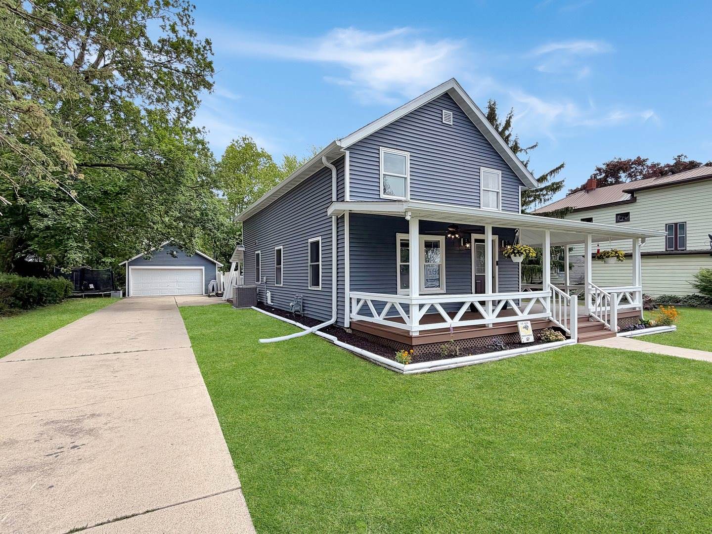 505 Oak Street, Lena, IL 61048