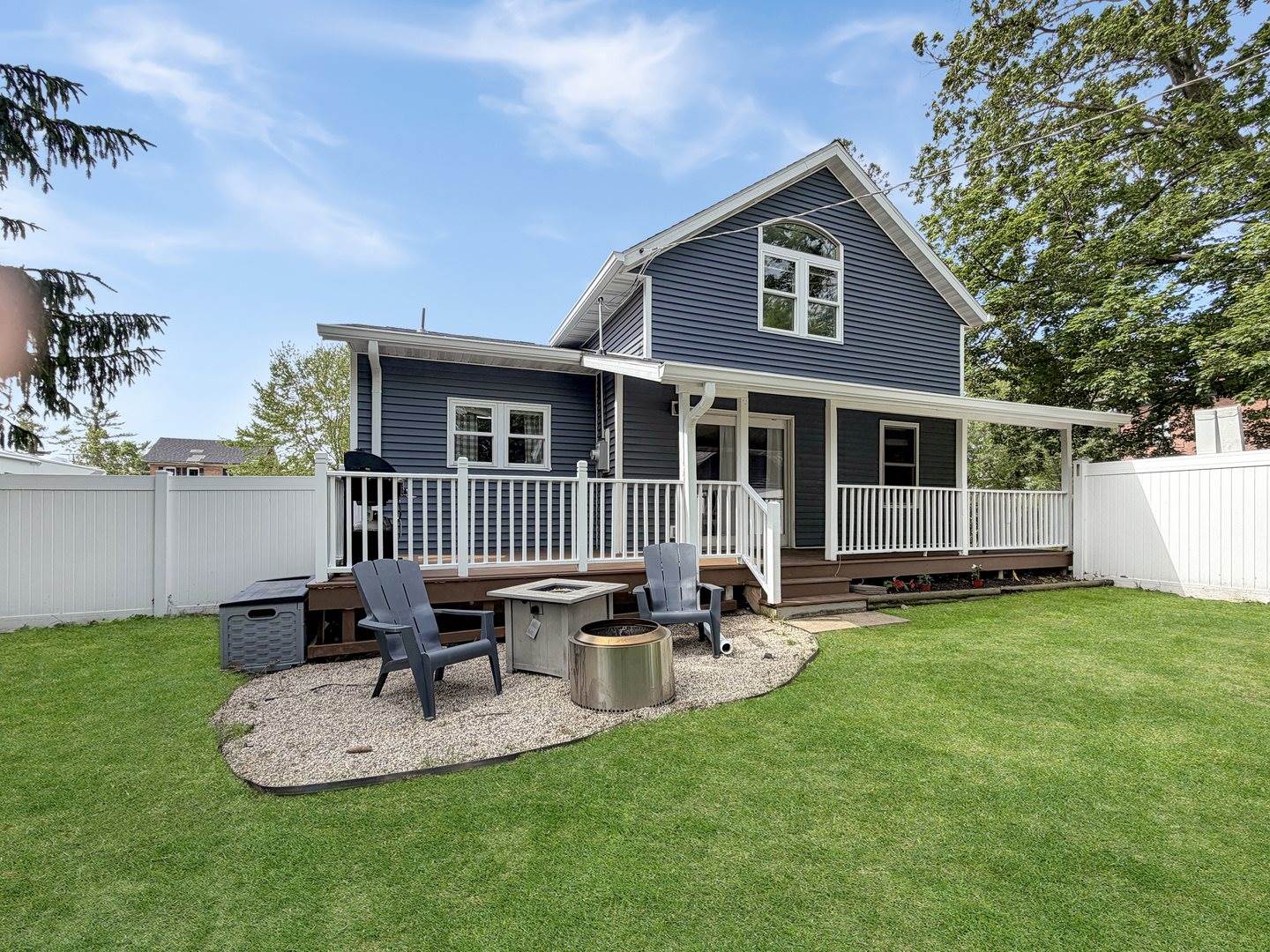 505 Oak Street, Lena, IL 61048