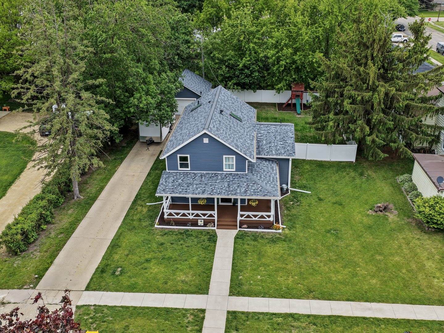 505 Oak Street, Lena, IL 61048