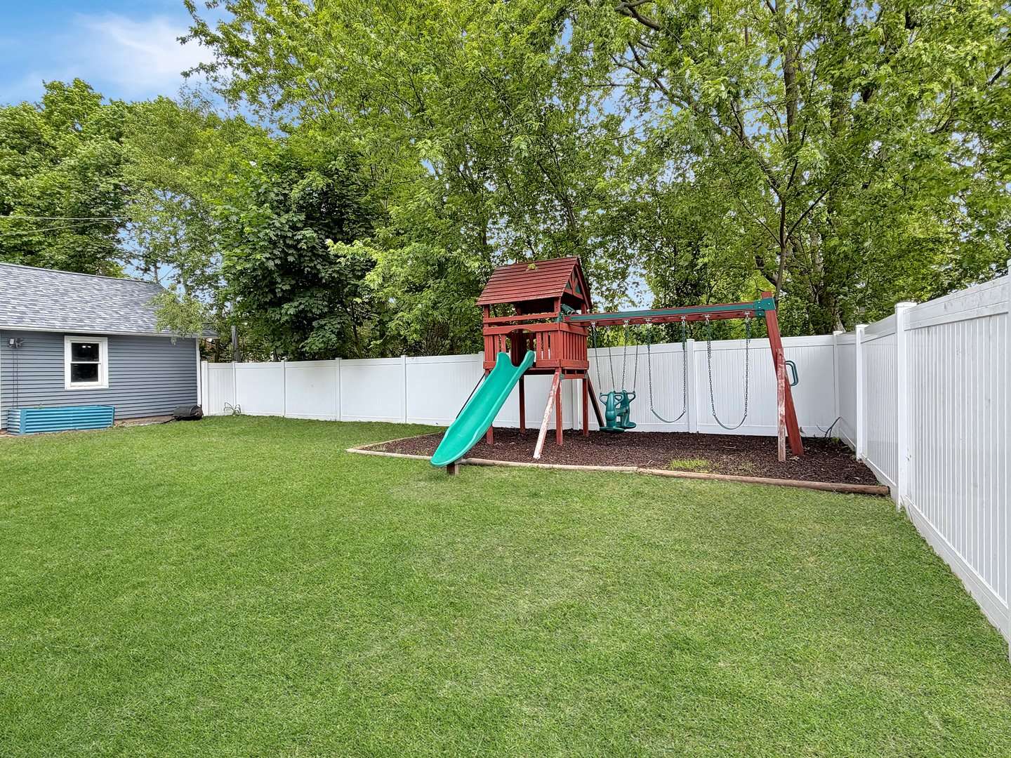 505 Oak Street, Lena, IL 61048