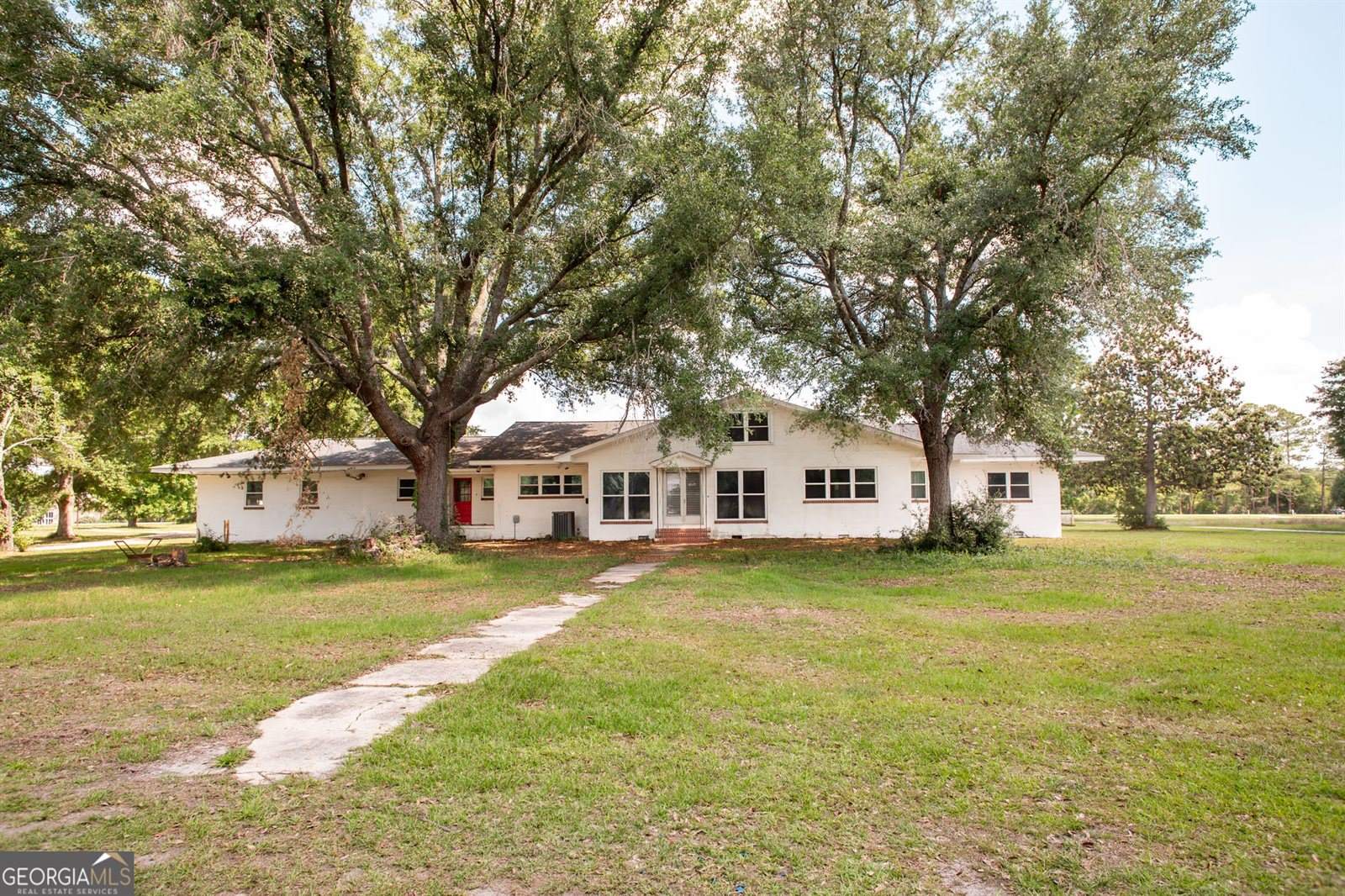 1402 West 12th Street, Alma, GA 31510