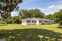 1402 West 12th Street, Alma, GA 31510