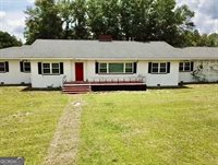 1402 West 12th Street, Alma, GA 31510