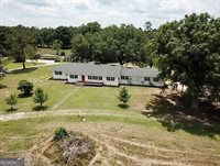 1402 West 12th Street, Alma, GA 31510