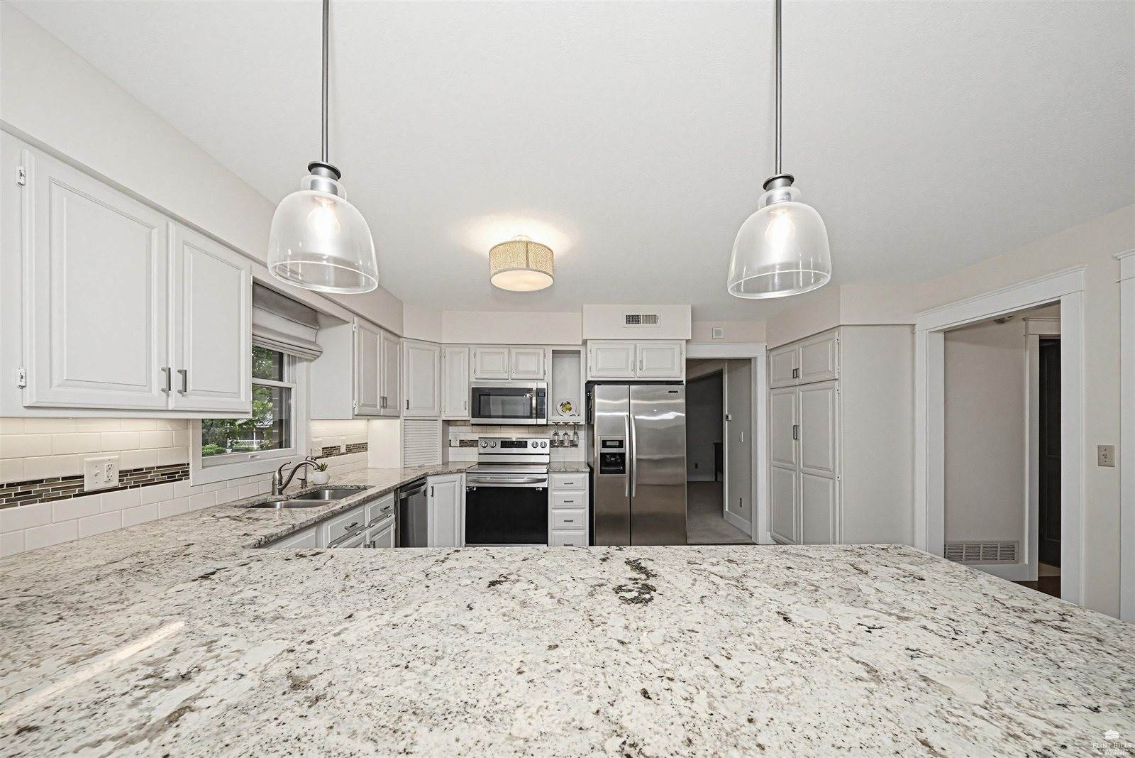 731 Victoria Heights Terrace, Salina, KS 67401