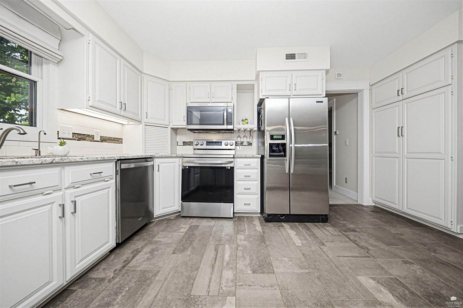 731 Victoria Heights Terrace, Salina, KS 67401