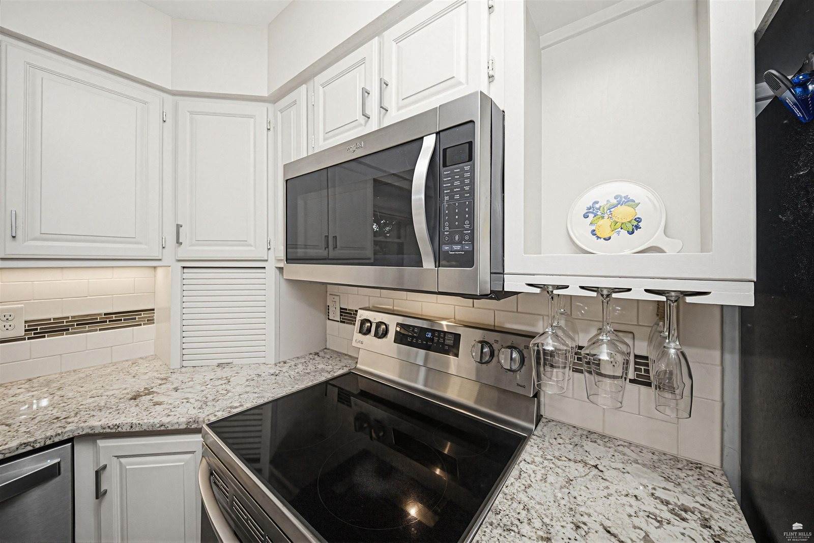731 Victoria Heights Terrace, Salina, KS 67401