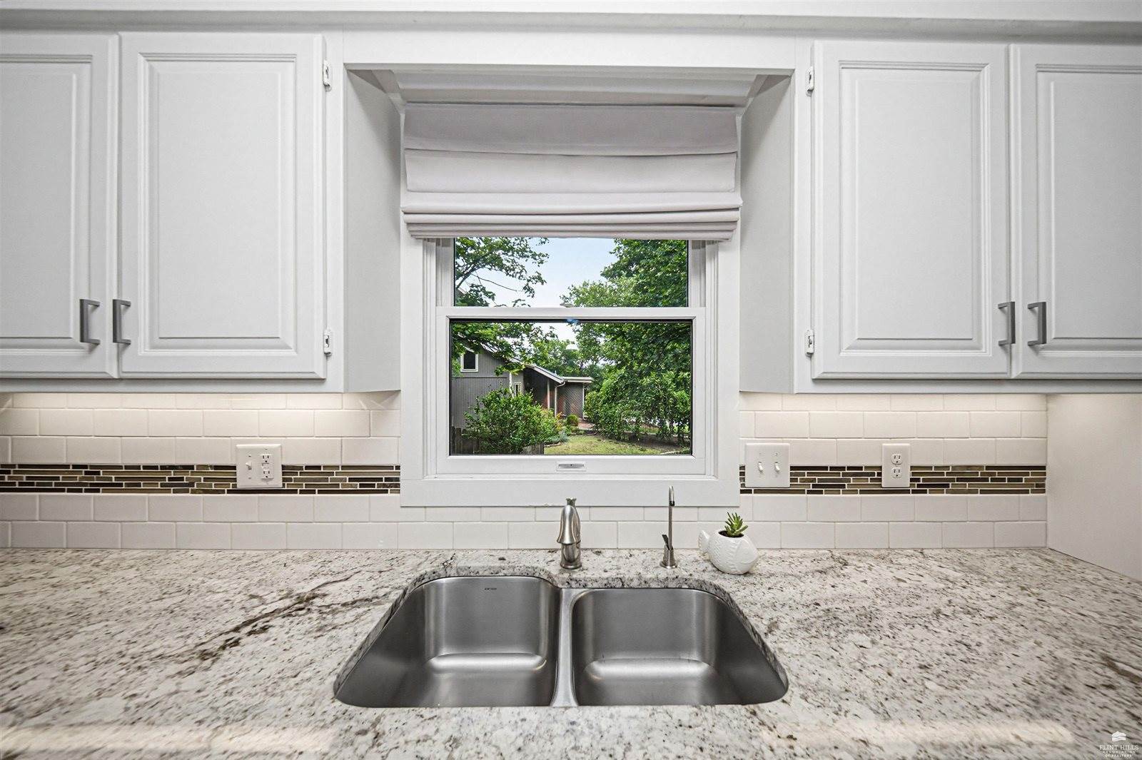 731 Victoria Heights Terrace, Salina, KS 67401