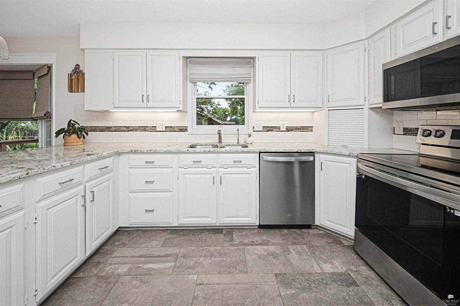 731 Victoria Heights Terrace, Salina, KS 67401