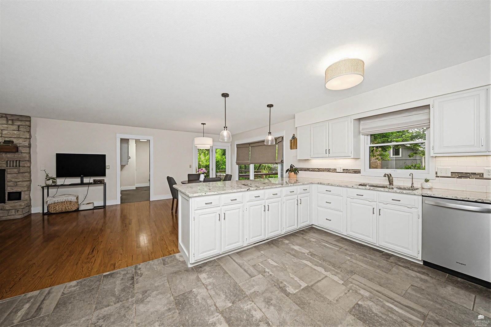 731 Victoria Heights Terrace, Salina, KS 67401