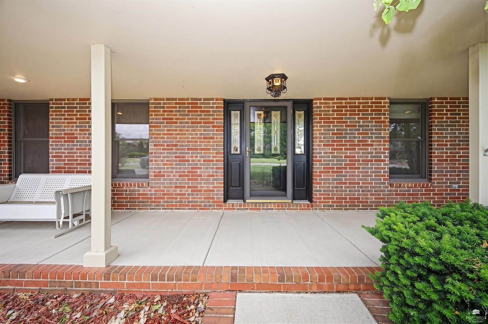 731 Victoria Heights Terrace, Salina, KS 67401