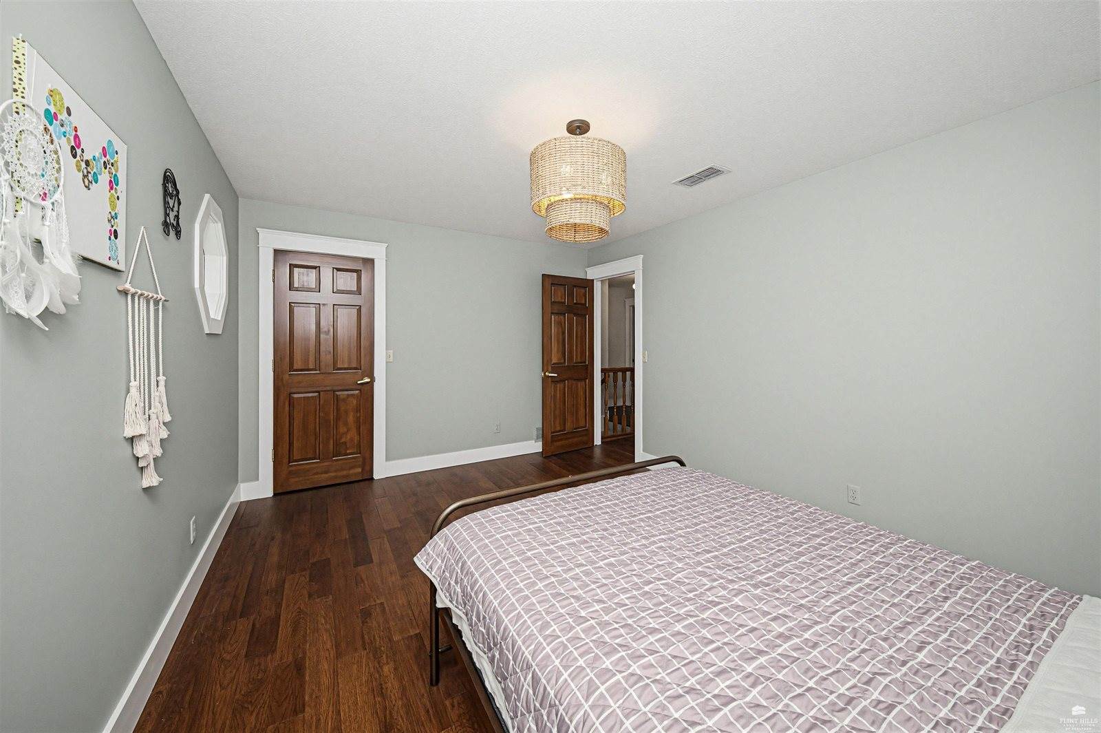 731 Victoria Heights Terrace, Salina, KS 67401