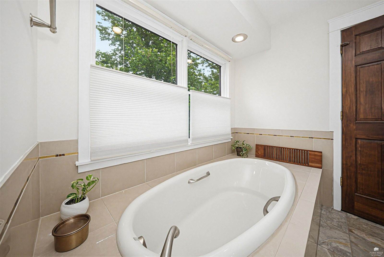 731 Victoria Heights Terrace, Salina, KS 67401