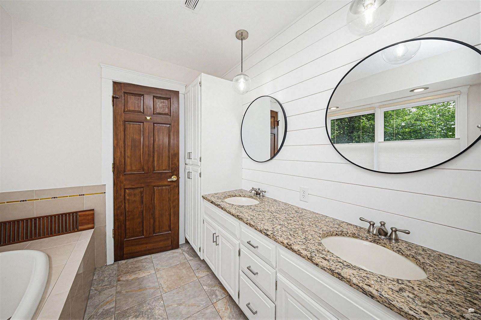731 Victoria Heights Terrace, Salina, KS 67401