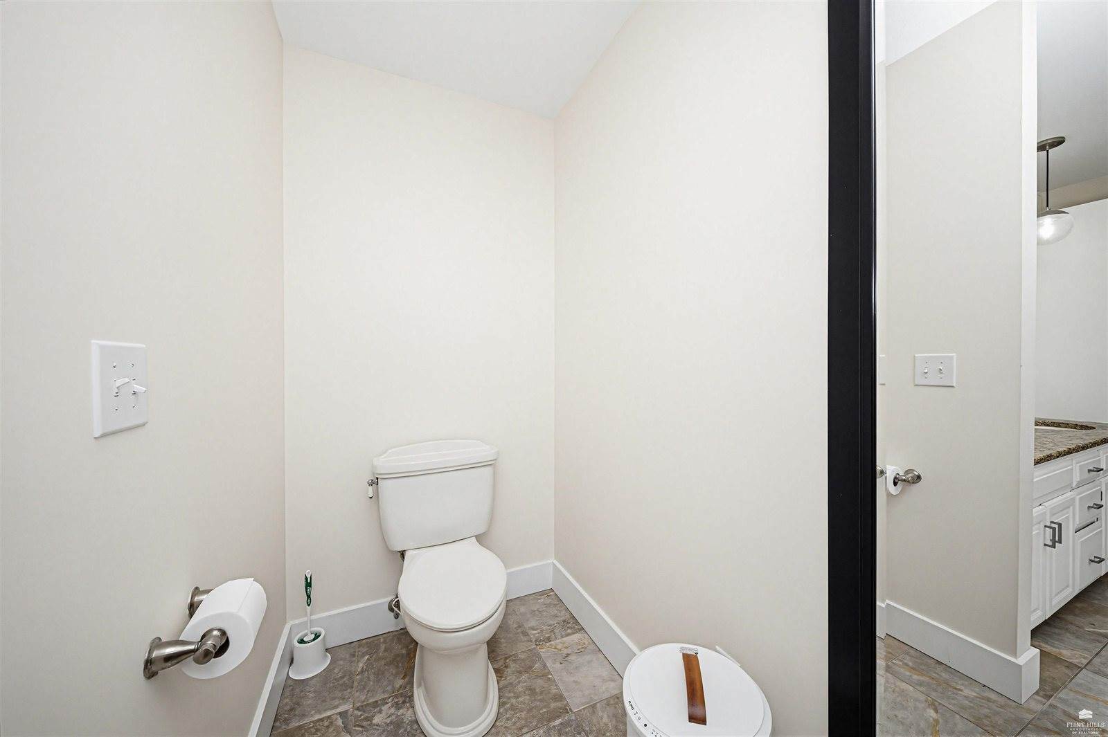 731 Victoria Heights Terrace, Salina, KS 67401