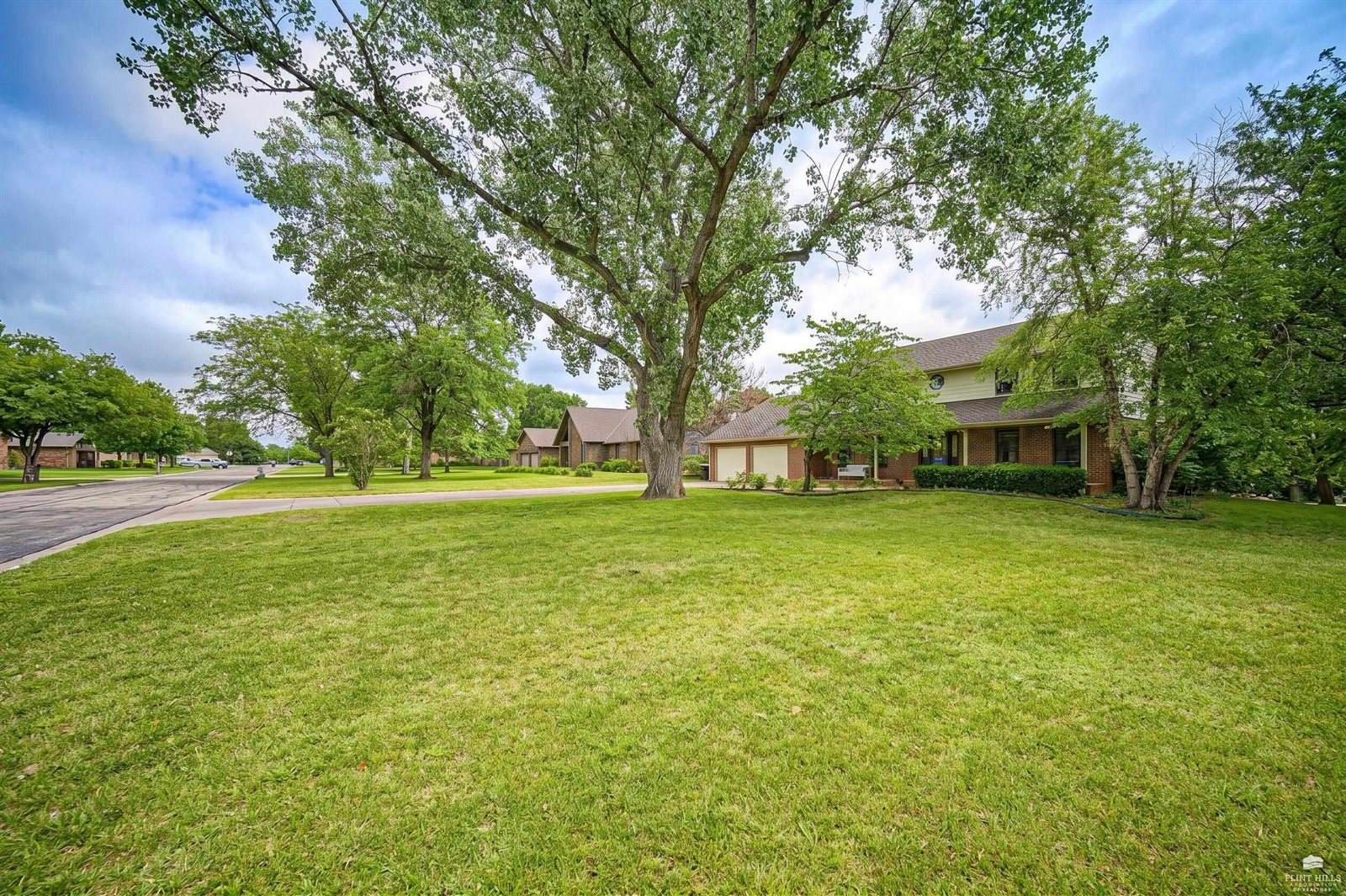 731 Victoria Heights Terrace, Salina, KS 67401