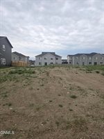 2729 29th Street West, Williston, ND 58801