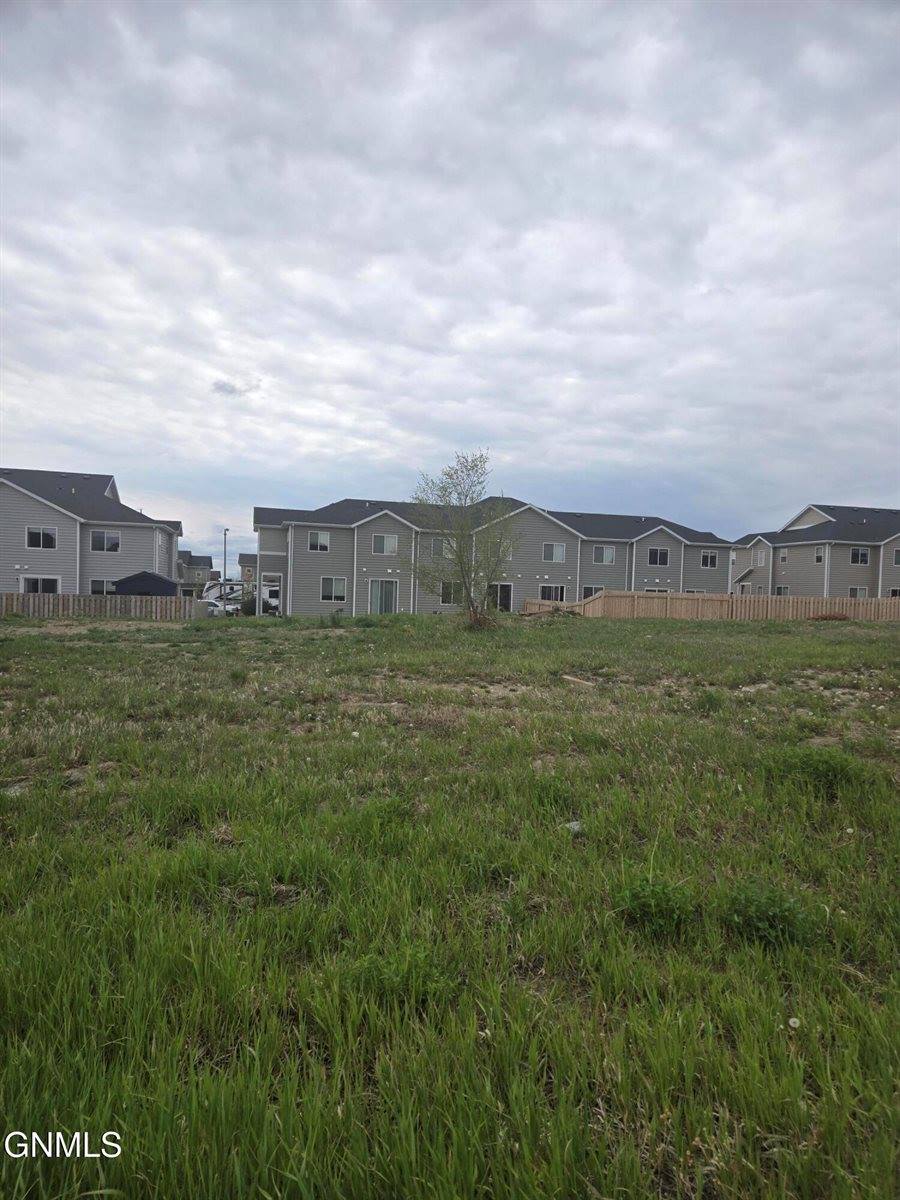 2731 29th Street West, Williston, ND 58801