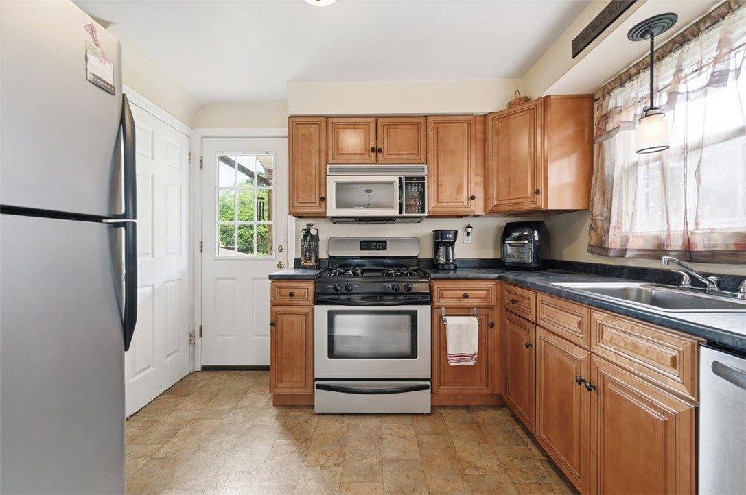 214 Beisner Ave, Brentwood, PA 15227