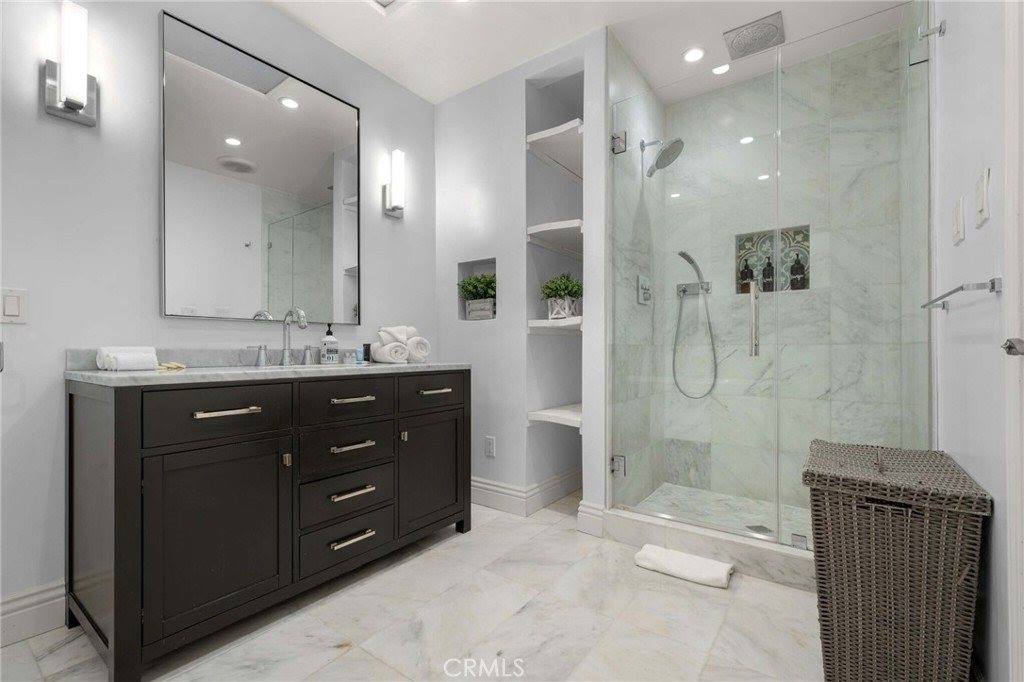 5932 Lubao ave, Woodland Hills, CA 91367