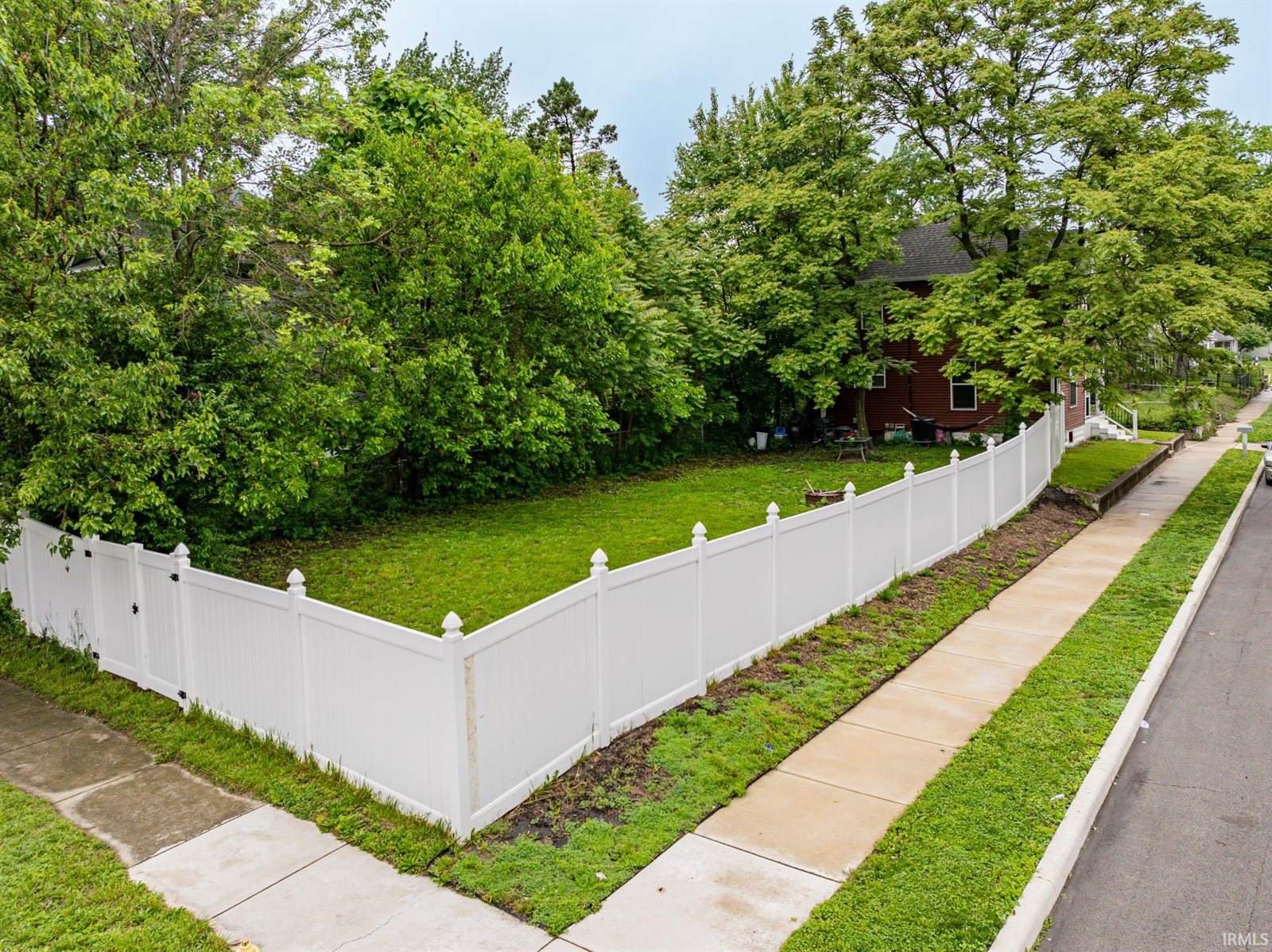 1215 S Jefferson Street, Muncie, IN 47302