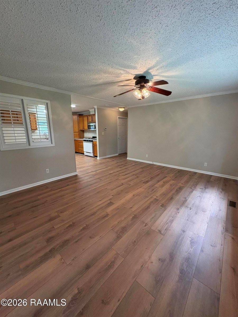 111 Whitmore Road, Scott, LA 70583