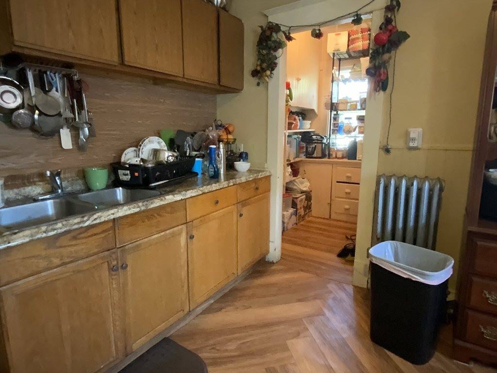 907-909 Liberty St, Springfield, MA 01104