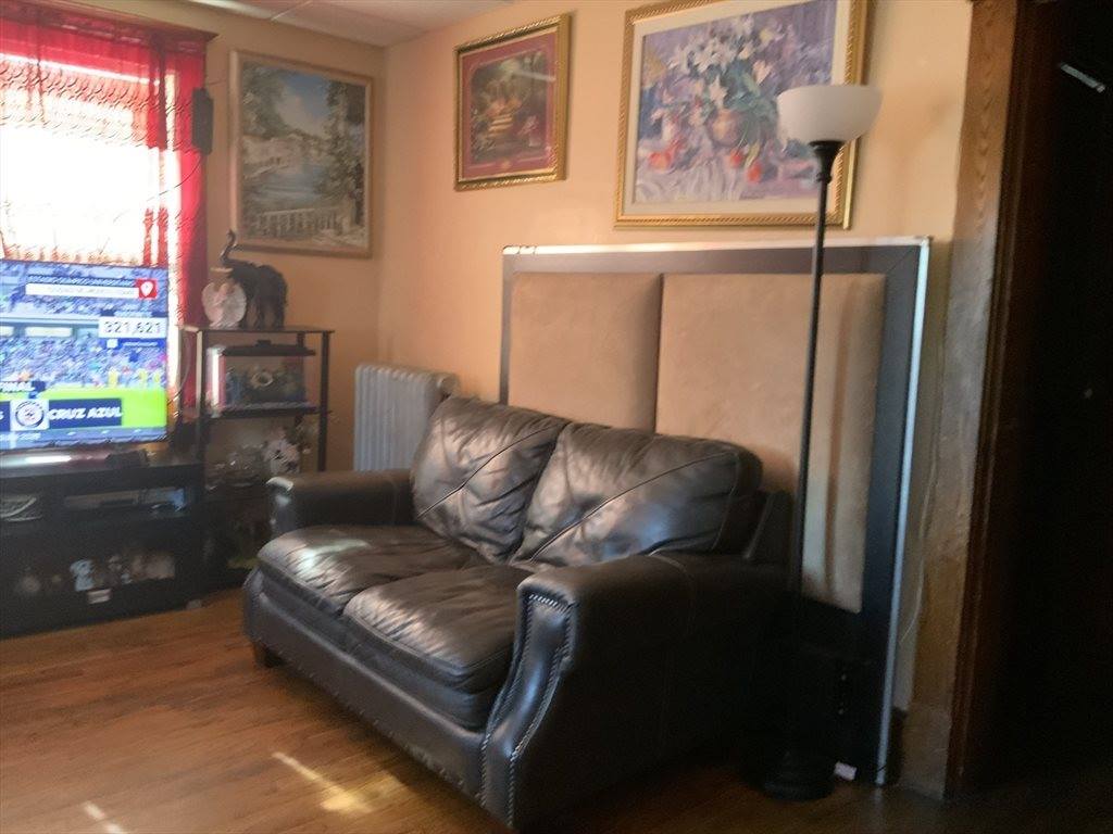 907-909 Liberty St, Springfield, MA 01104