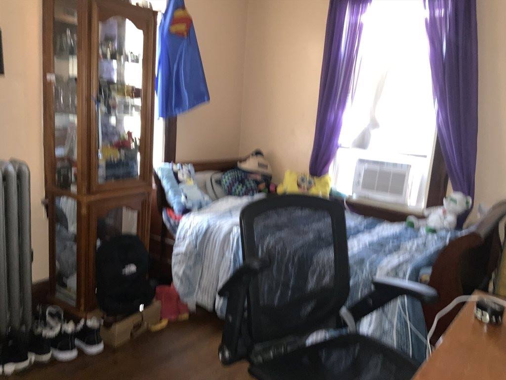 907-909 Liberty St, Springfield, MA 01104