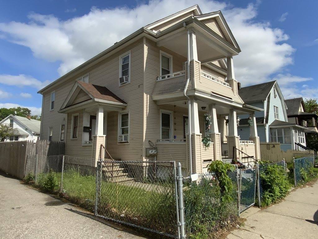 907-909 Liberty St, Springfield, MA 01104