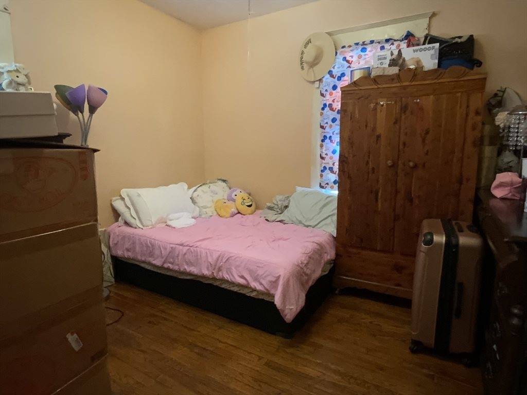 907-909 Liberty St, Springfield, MA 01104