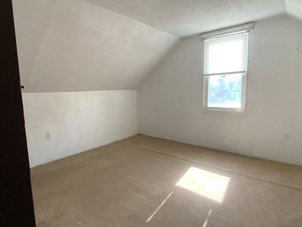 907-909 Liberty St, Springfield, MA 01104