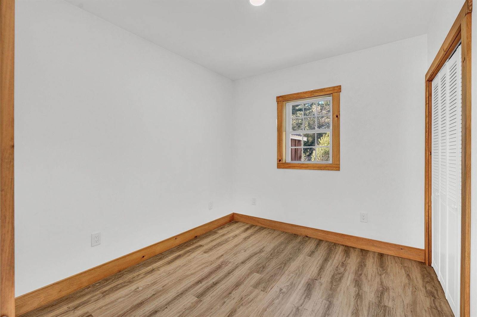 727 North Bend Road, Surry, ME 04684