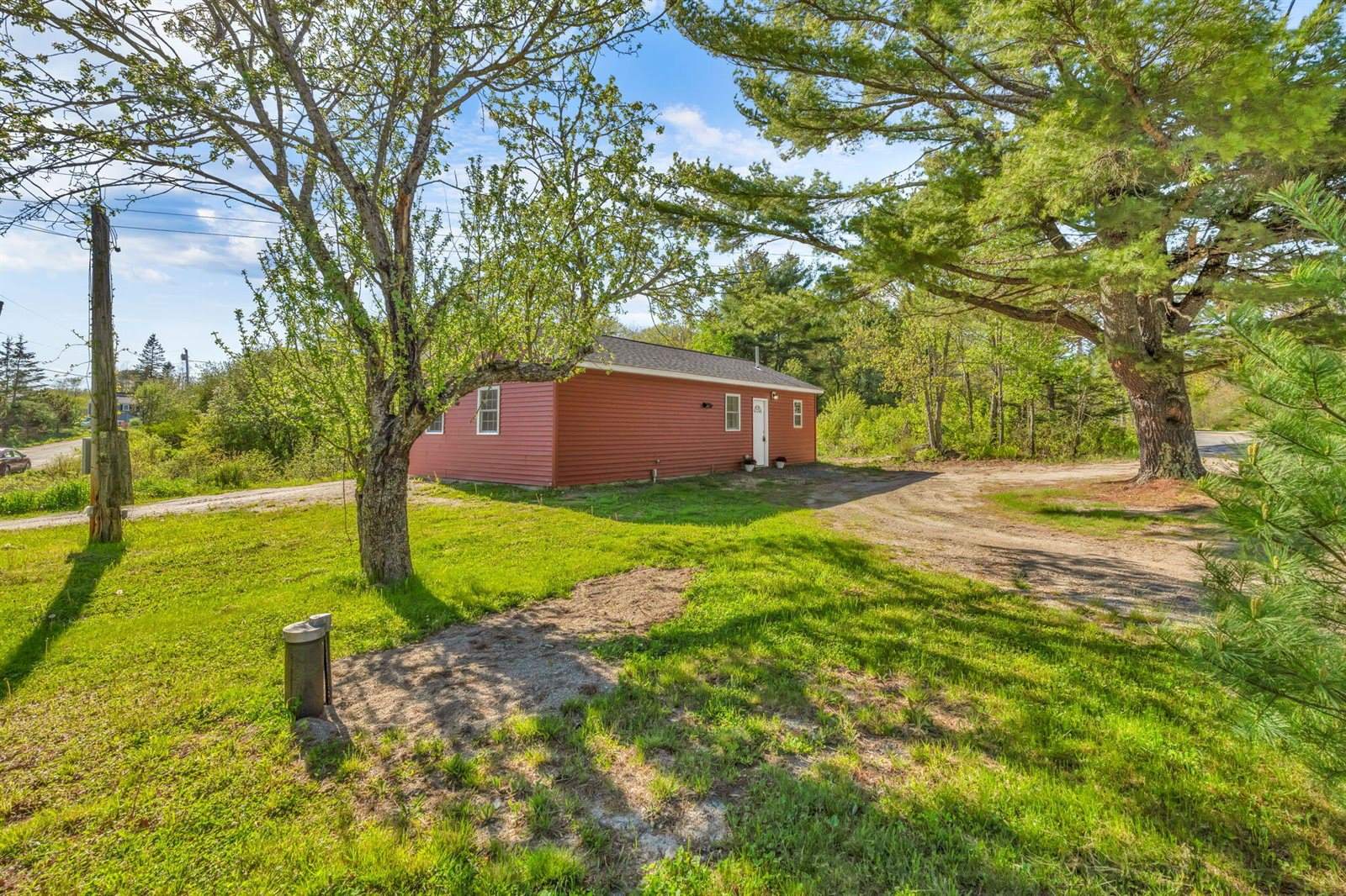 727 North Bend Road, Surry, ME 04684