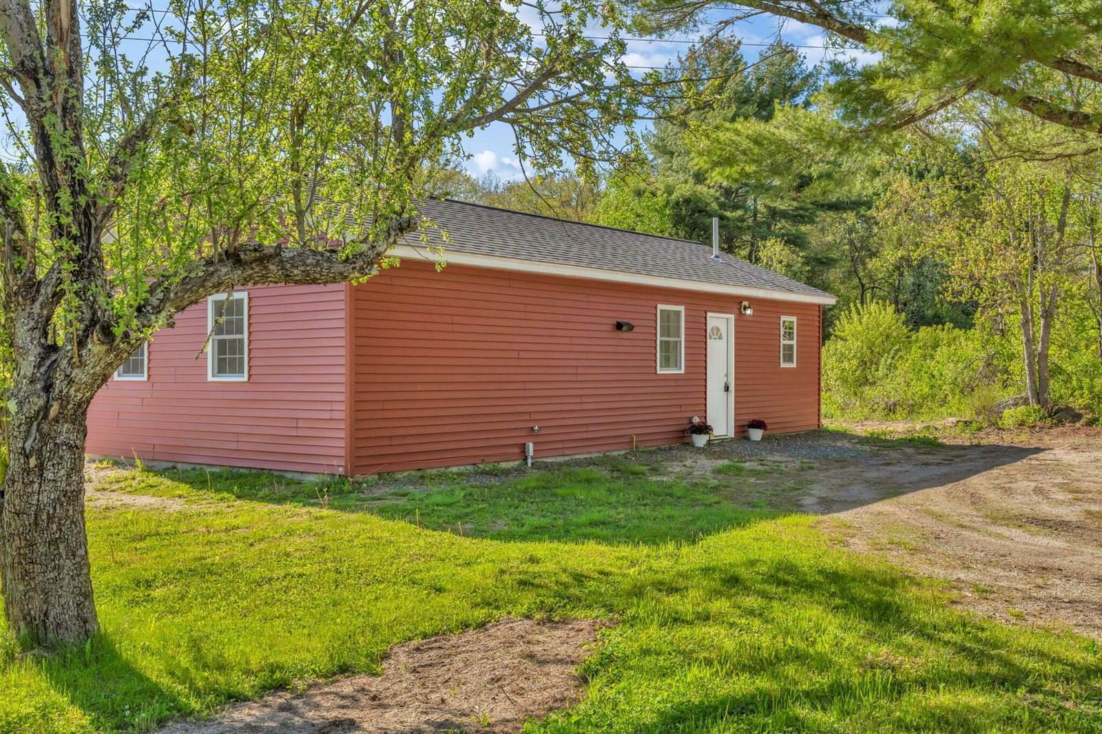727 North Bend Road, Surry, ME 04684
