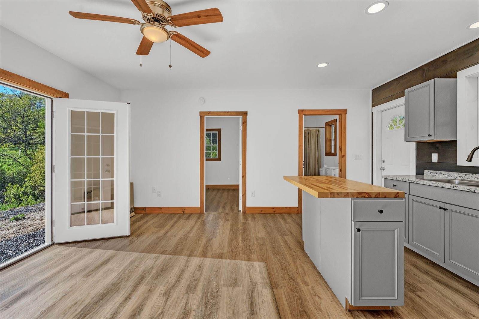727 North Bend Road, Surry, ME 04684