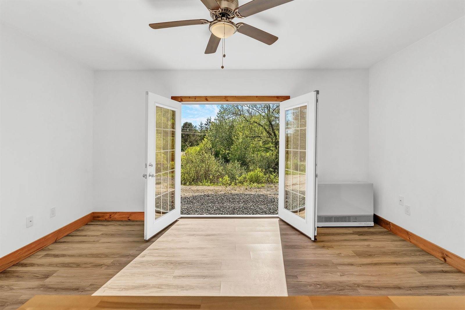 727 North Bend Road, Surry, ME 04684