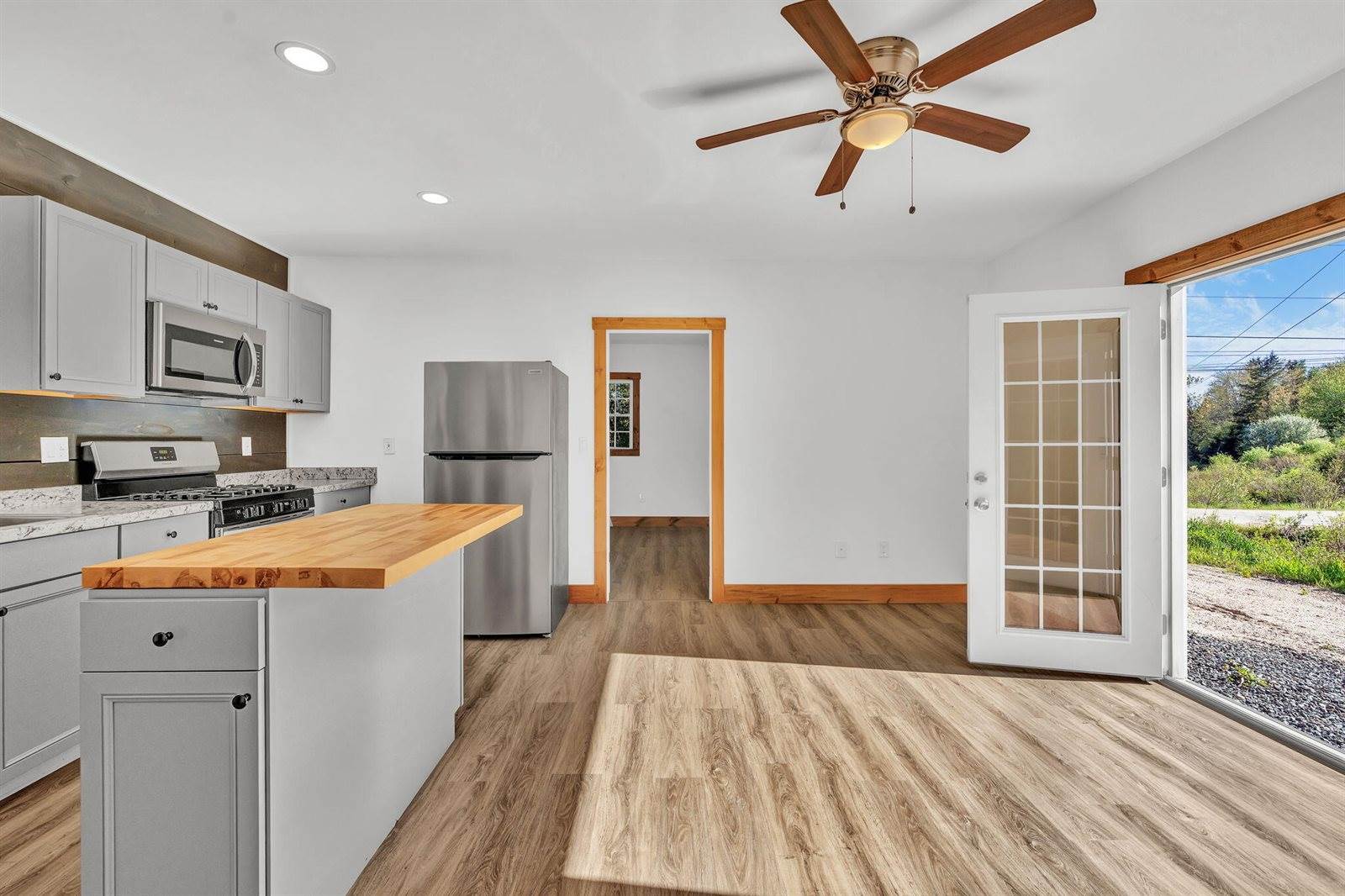727 North Bend Road, Surry, ME 04684