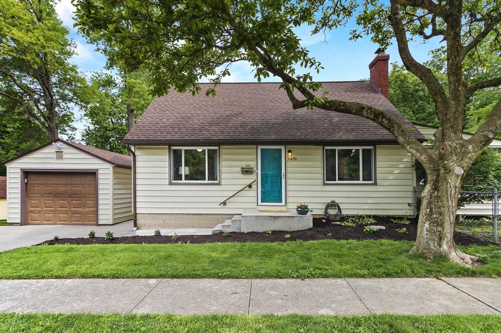 5451 Sharon Park Avenue, Columbus, OH 43214