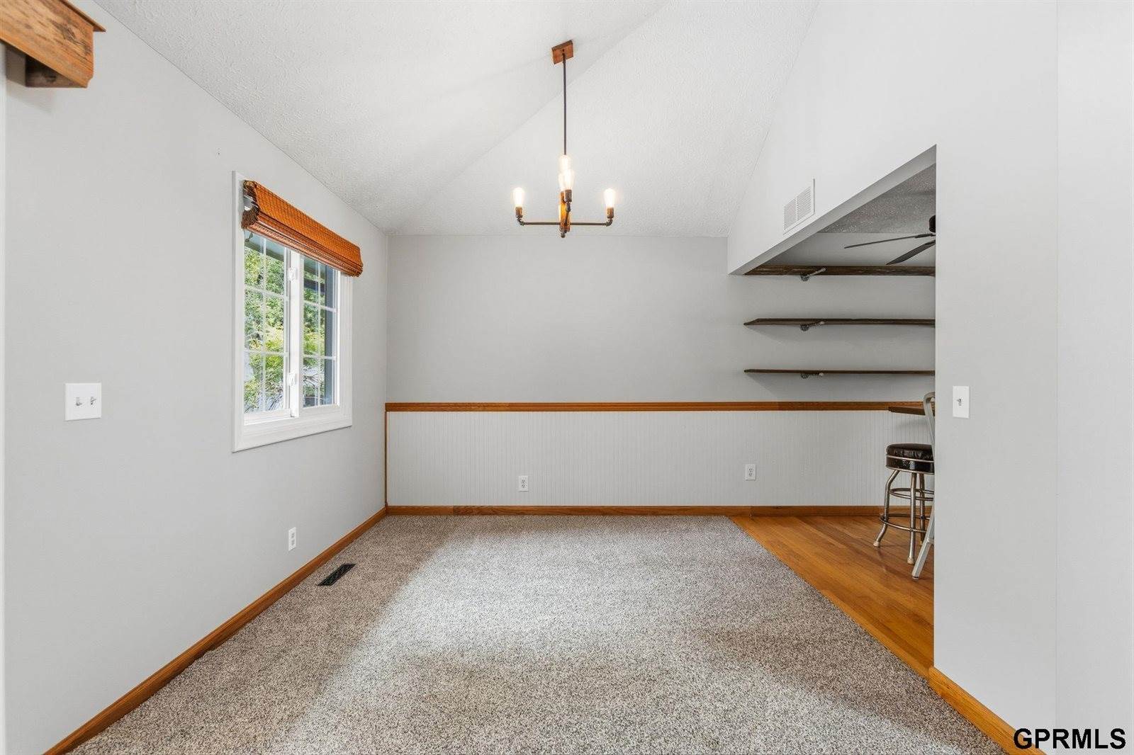 411 Laredo Road, Papillion, NE 68046