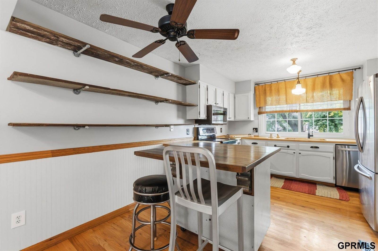 411 Laredo Road, Papillion, NE 68046