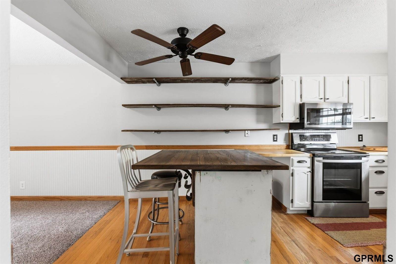 411 Laredo Road, Papillion, NE 68046