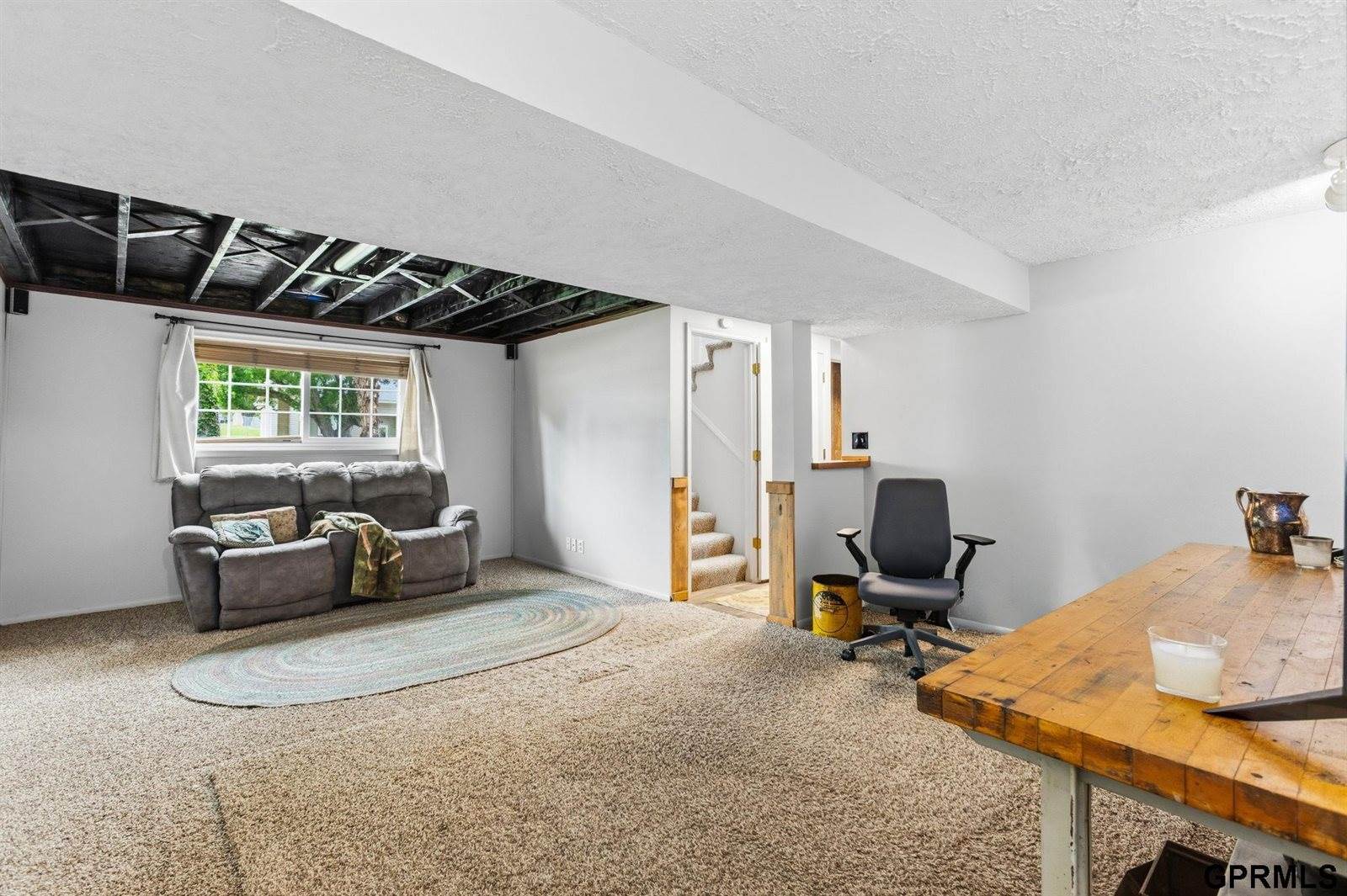 411 Laredo Road, Papillion, NE 68046