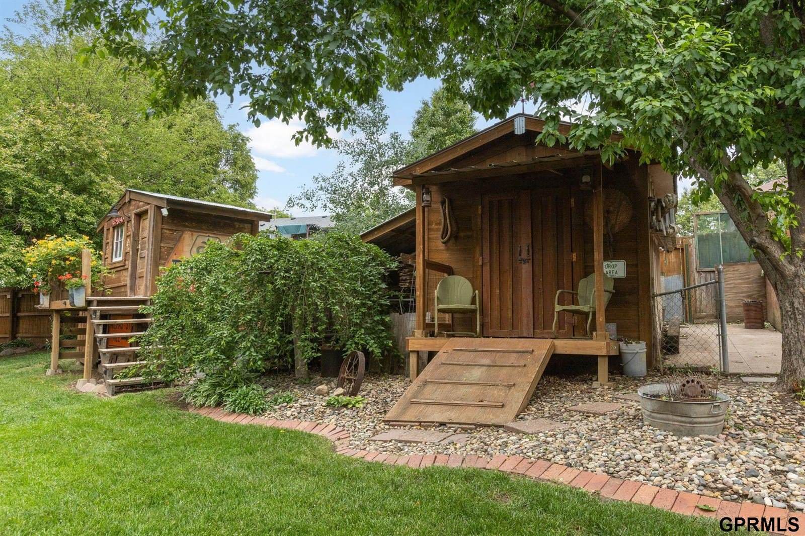 411 Laredo Road, Papillion, NE 68046