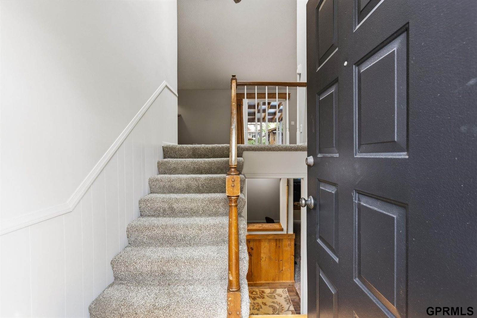 411 Laredo Road, Papillion, NE 68046