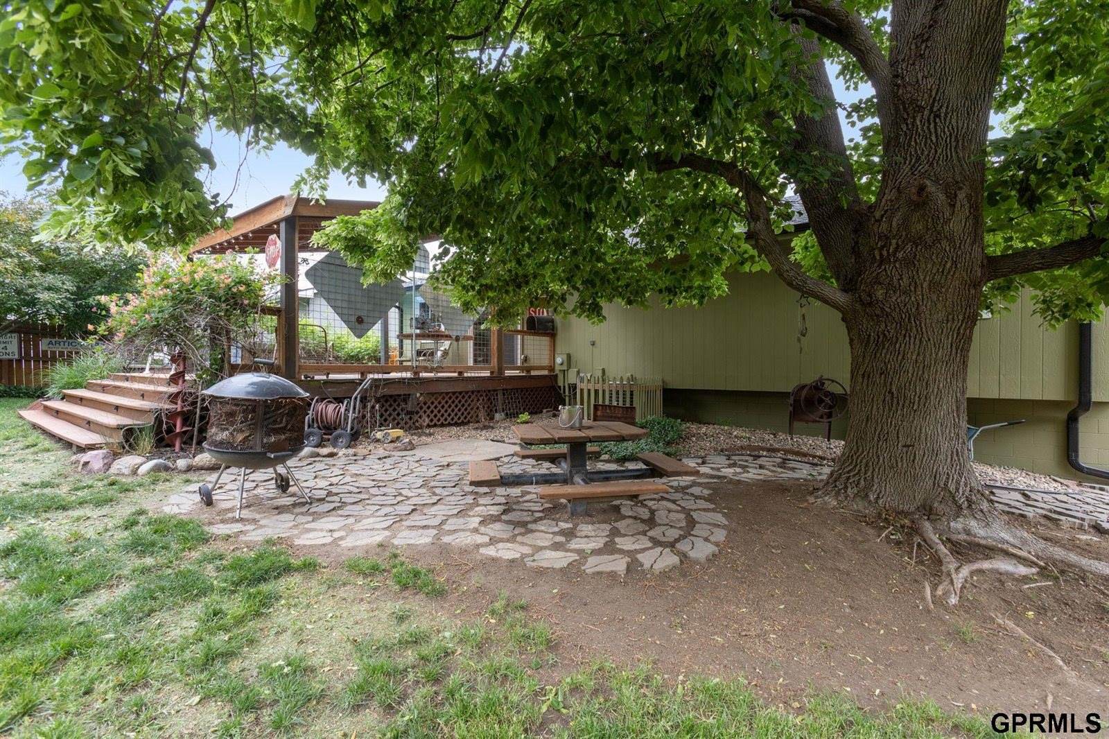 411 Laredo Road, Papillion, NE 68046